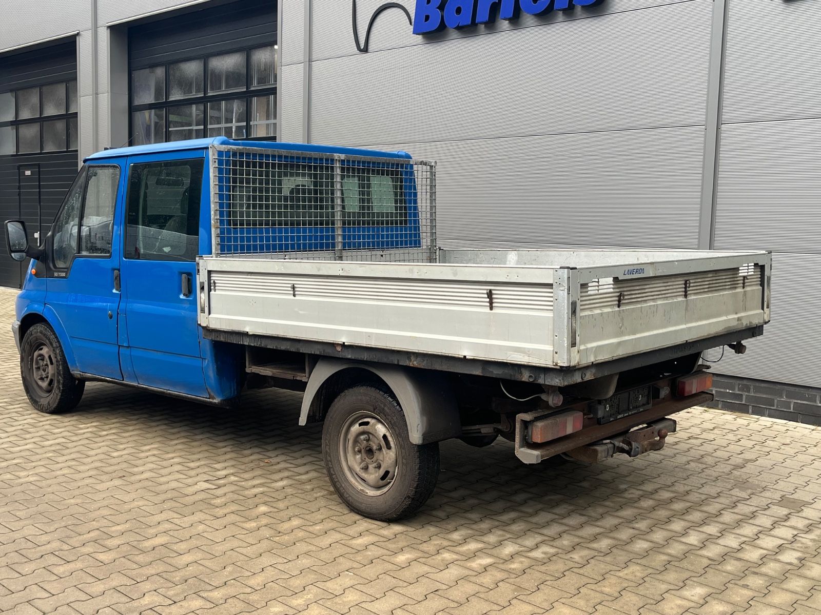 Fahrzeugabbildung Ford Transit Pritsche 2.4 FT 330 Mittel