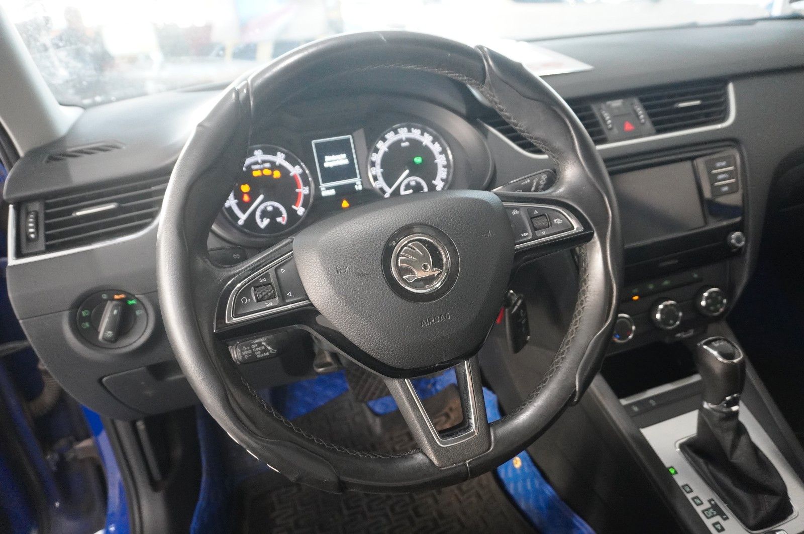 Fahrzeugabbildung SKODA Octavia Combi 1.5 TSI AMBITION 7-DSG LED/SHZ/AHK