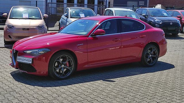 Alfa Romeo Giulia Veloce Q4 #HARMANKARDON #AppleCarPlay