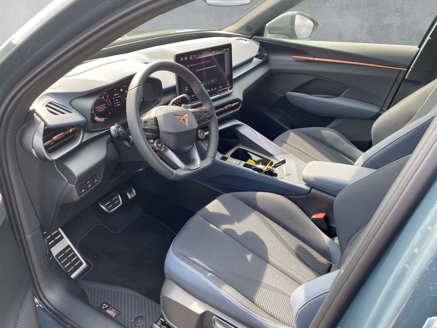 Fahrzeugabbildung CUPRA Terramar 1.5 eTSI 110 kW EU6e Digitales Cockpit