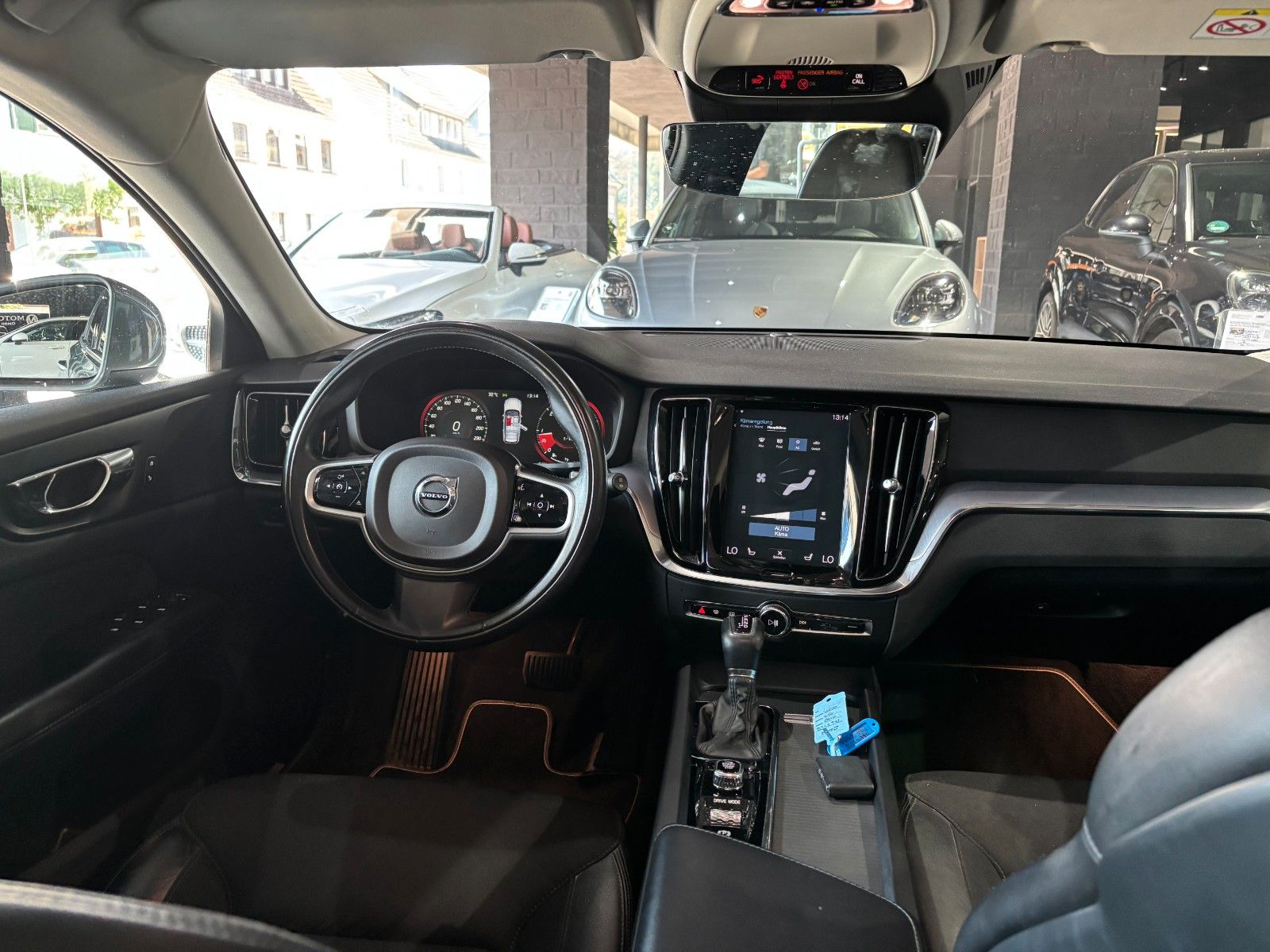 Fahrzeugabbildung Volvo V60 Momentum /KAMERA/LED/SHZ/ACC+/NAVI