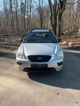 Kia Carens  7 sitzer export zu verkaufen - Kia Carens mit Diesel-Antrieb: Ex