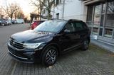 Volkswagen Tiguan Life~NAVI~ KAMERA~ ALCANTARA~ MASSAGESITZ - Volkswagen Gebrauchtwagen in Wiesbaden
