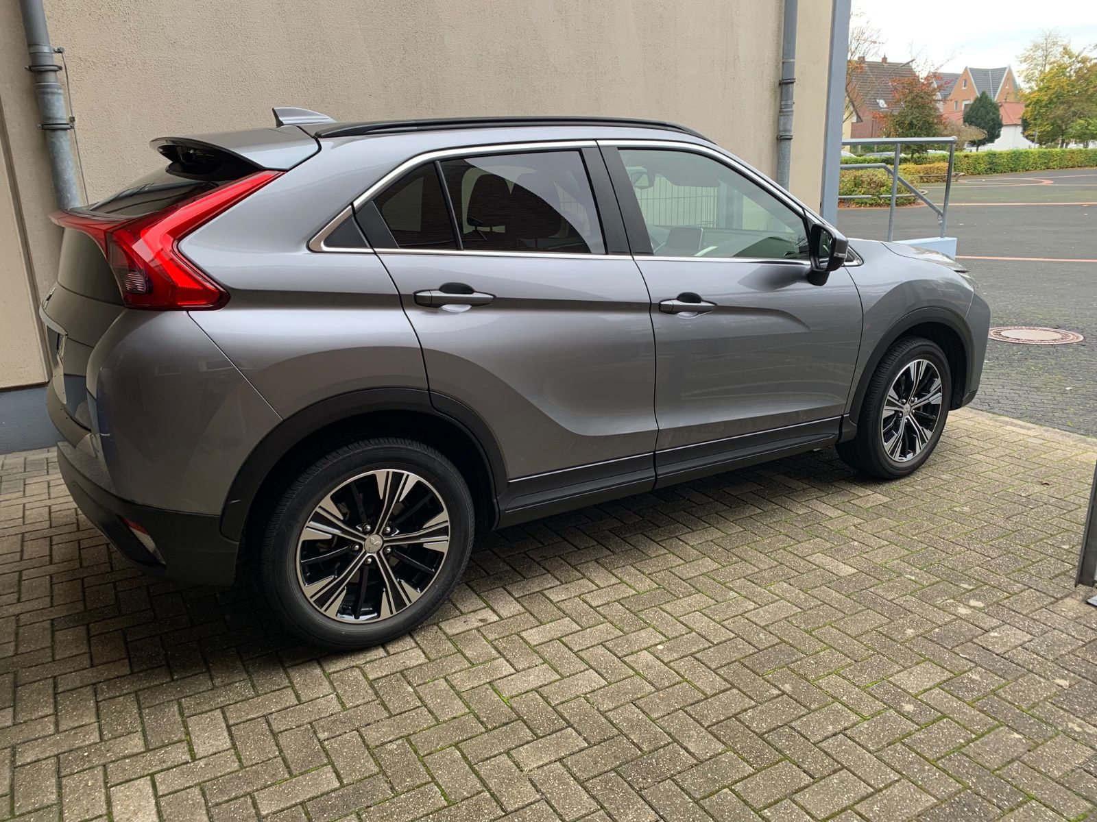 MITSUBISHI Eclipse Cross