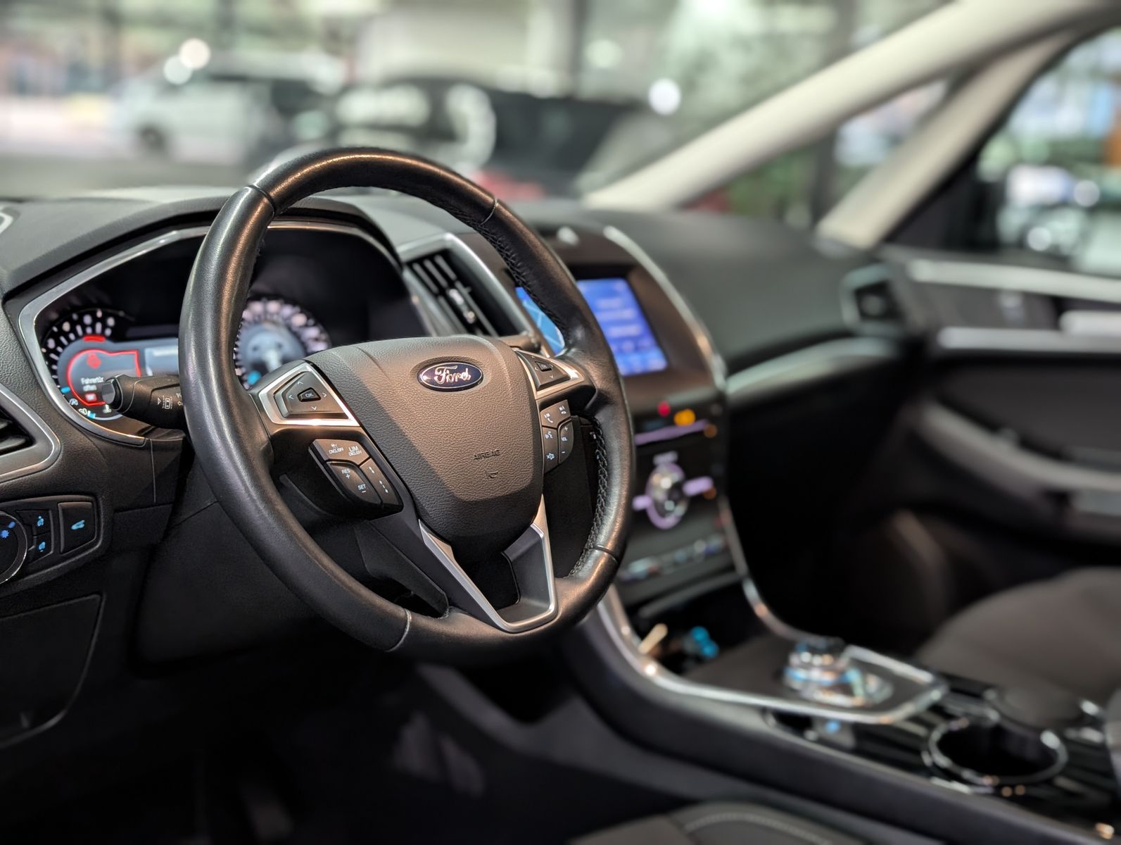 Fahrzeugabbildung Ford S-MAX Titanium TEMP KAM XENON NAVI 7-SITZER SHZ