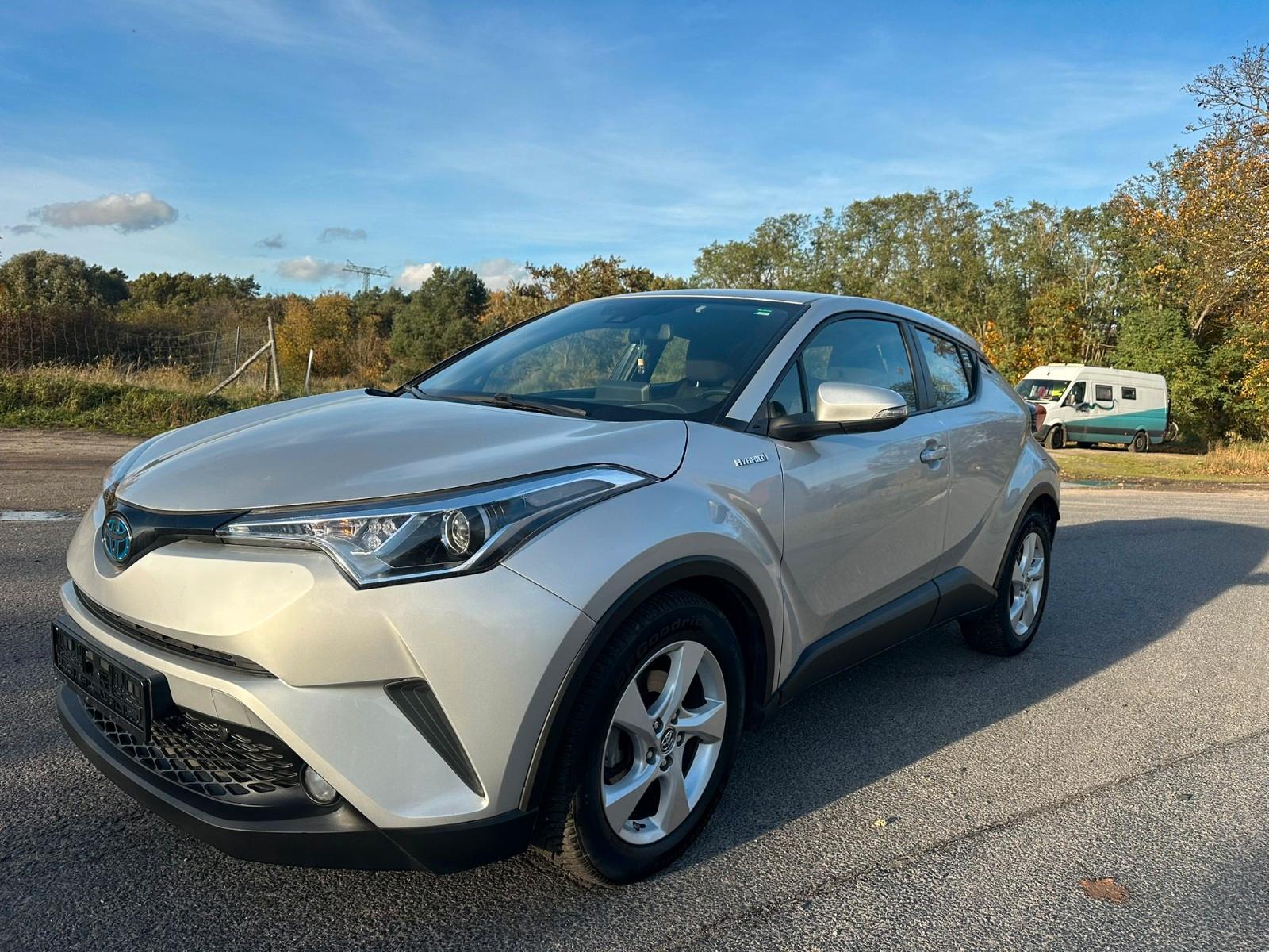 Toyota C-HR 1.8-VVTi Hybrid Benzin Kamera Navi Automati