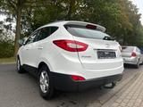 Hyundai ix35 Trend 2WD*PDC*SHZ*AHK*TÜV NEU - Hyundai ix35 mit Benzin-Antrieb