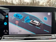 Fahrzeugabbildung Volkswagen Golf VIII Variant Life Navi Sitzh LED ACC AHK