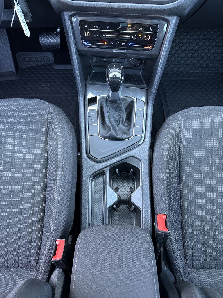 Fahrzeugabbildung Volkswagen Tiguan Allspace Life NAV+LED+PANO+HEAD-UP+18ZOLL