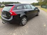 Volvo V60 D2 Momentum - gebrauchte Volvo V60 aus dem Jahr 2012