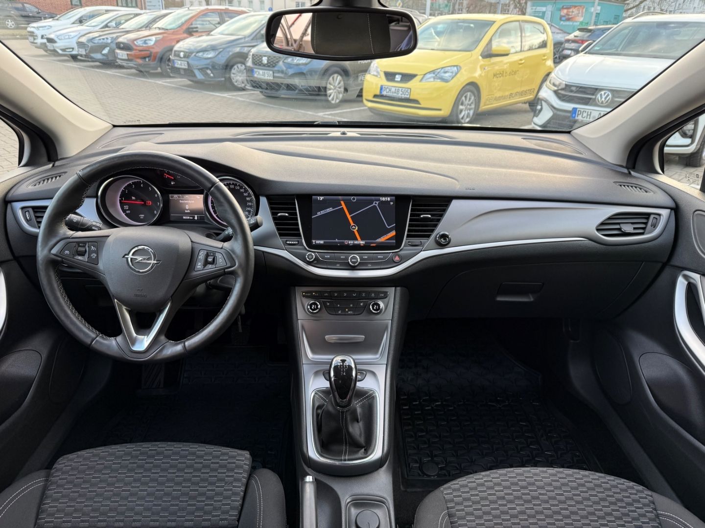 Fahrzeugabbildung Opel Astra K Sports Tourer Edition Start Stop LED App