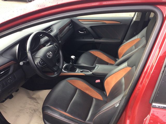 Avensis Touring Sports 1.8 Edition-S NAVI LED