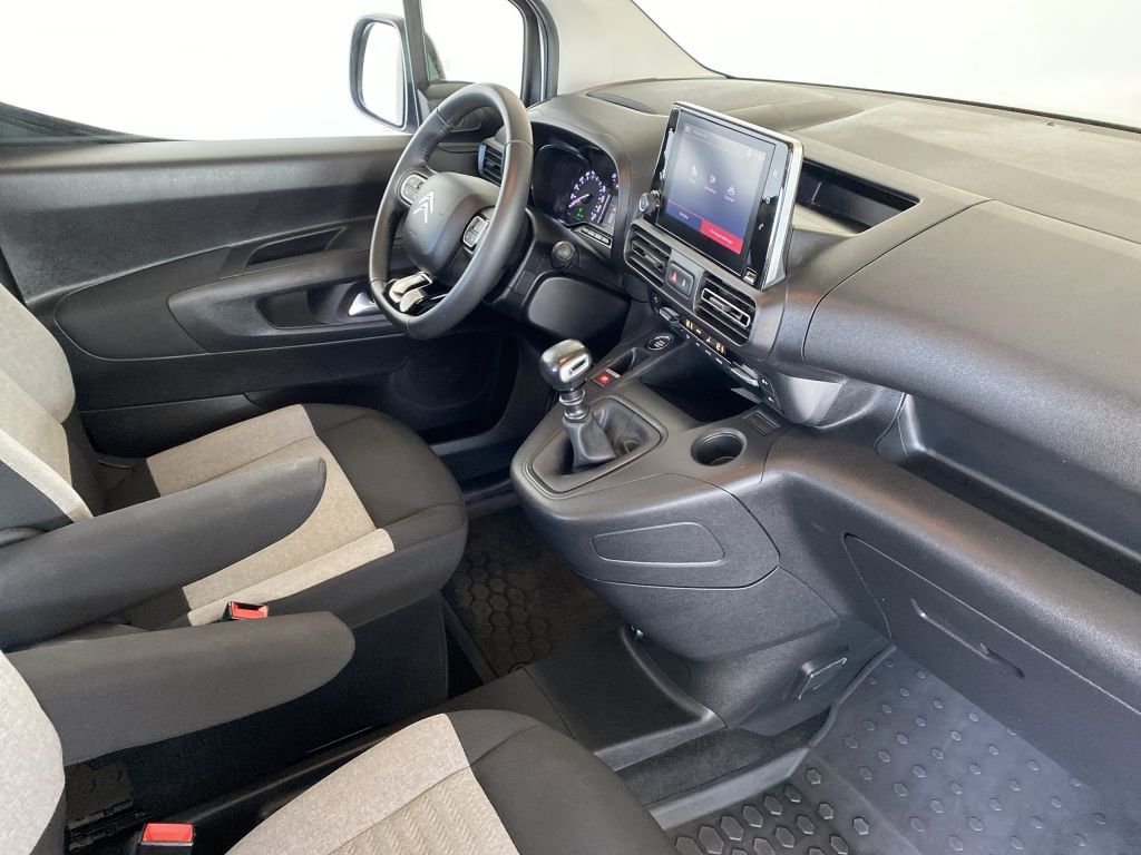 Fahrzeugabbildung Citroën Berlingo M PureTech 110 FEEL *Touch*Keyless*PDC*