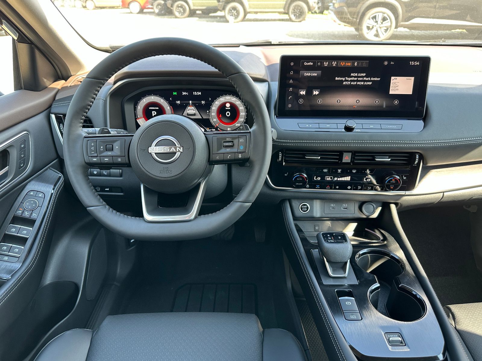 Fahrzeugabbildung Nissan X-Trail 1.5 VC-T Tekna NAVI+ProP+HUD+360+SH+5SI