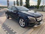 Mercedes-Benz GLA 180 Automatik, Scheckheft, Navi, Bi-Xenon - Mercedes-Benz GLA 180 von privat