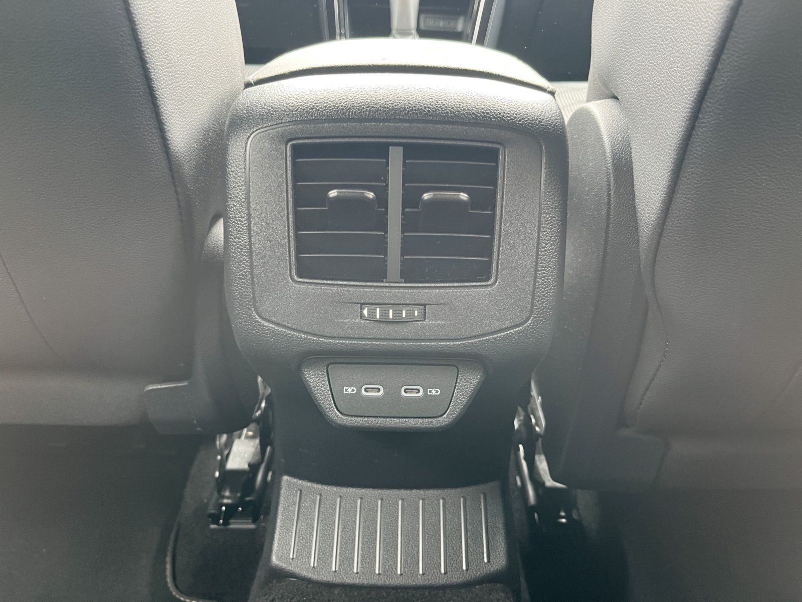 Volkswagen T-Roc - Bild 16