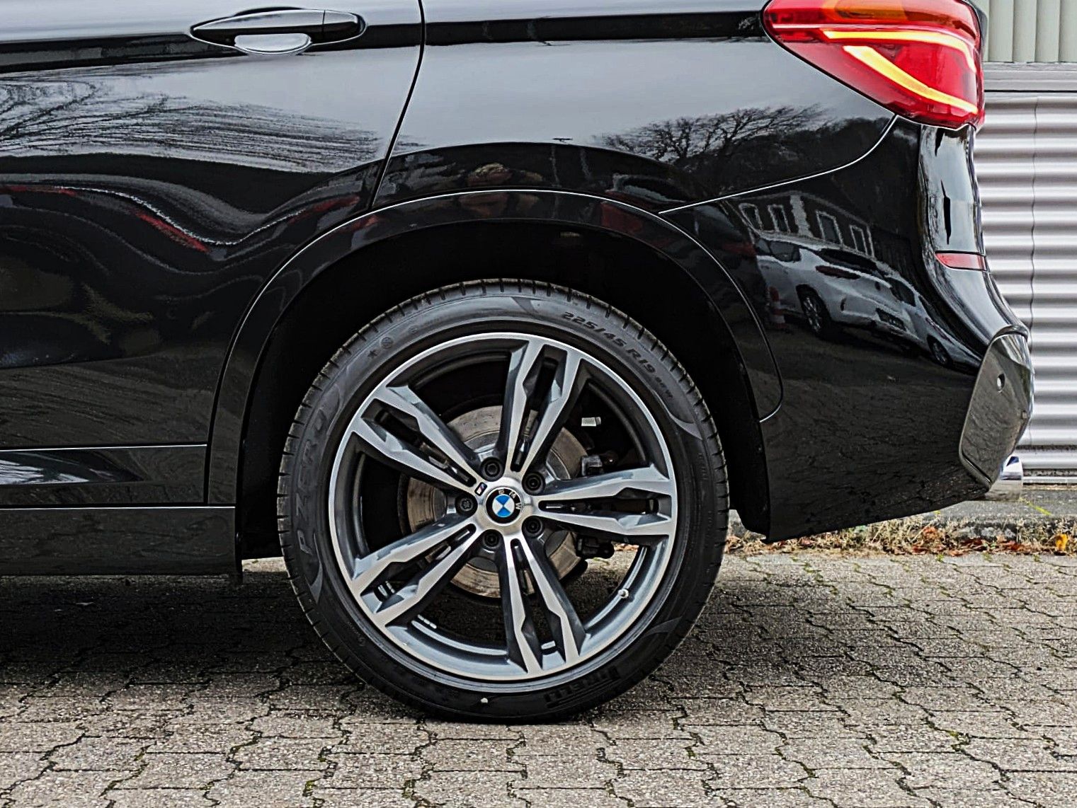 Fahrzeugabbildung BMW X1 XDRIVE 20i M SPORT LEDER PANO ACC NAVI-PL LED