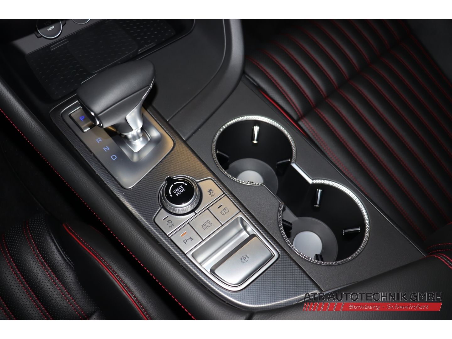 Fahrzeugabbildung Genesis G70 Shooting Brake 2.0T PLUS 4WD SPORT, Sitz, In