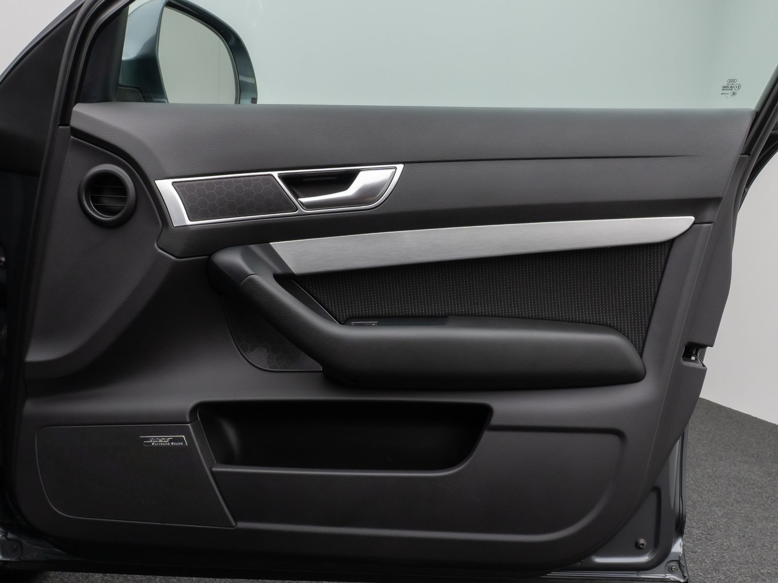 Fahrzeugabbildung Audi A6 Avant 2.7 TDI quattro S Line Glasdach Xenon