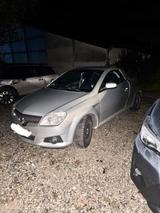 Opel tigra - gebrauchte Opel Tigra aus dem Jahr 2010