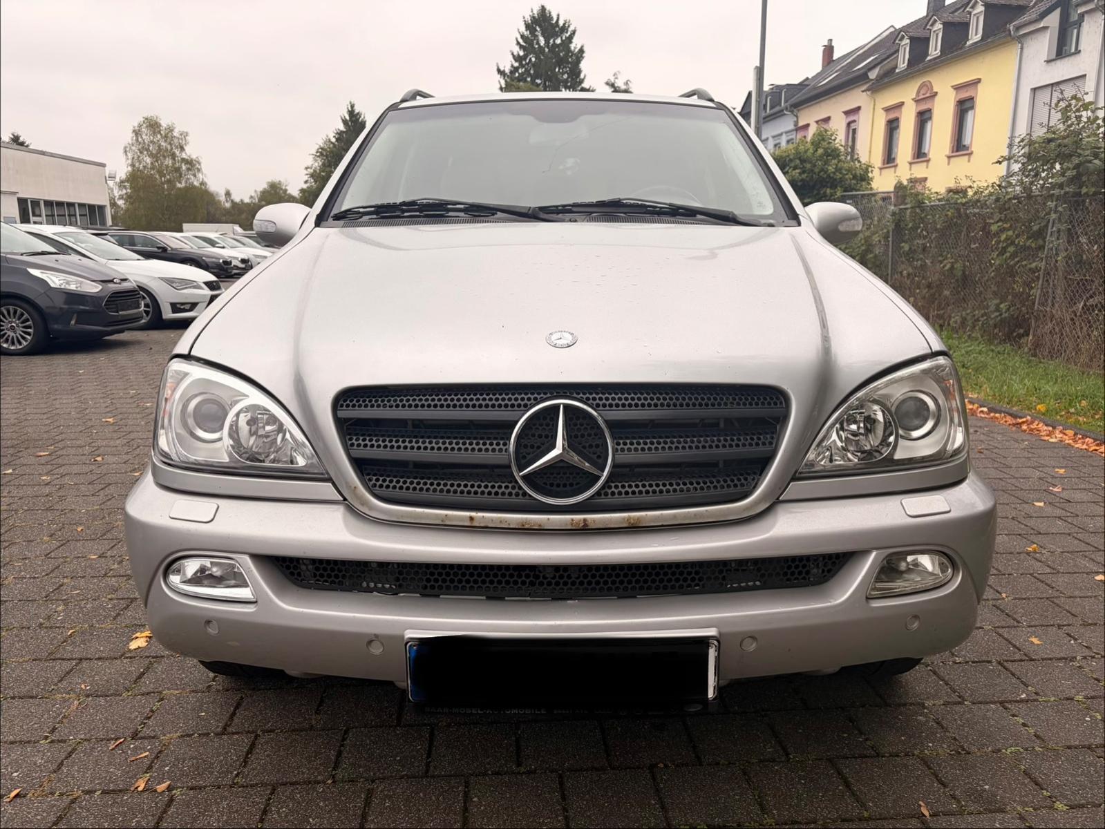 Mercedes-Benz ML270 2004 — вигляд ззаду
