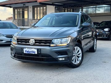 Volkswagen Tiguan - 1