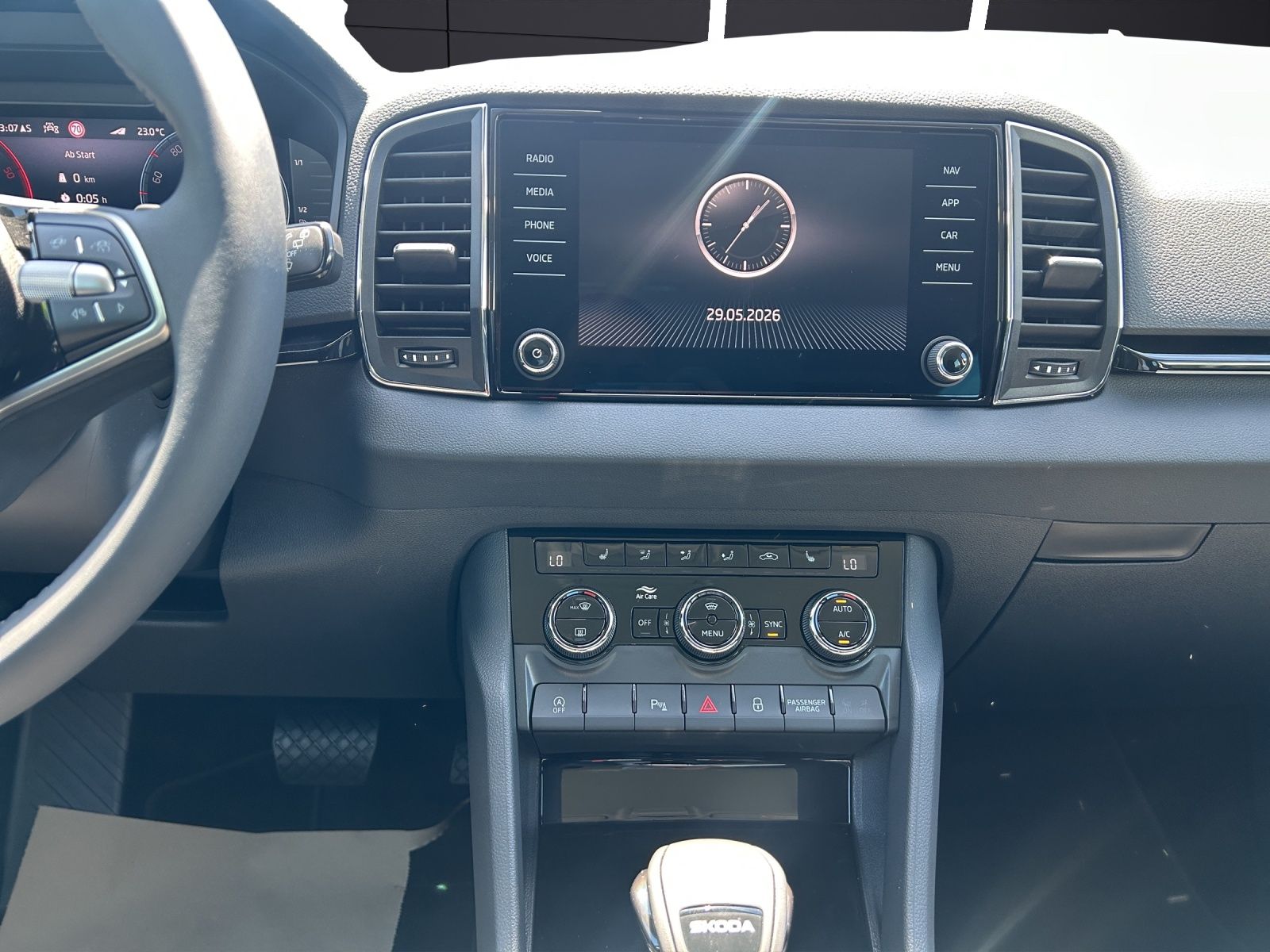 Fahrzeugabbildung SKODA Karoq 2.0 TDI Tour MATRIX AHK