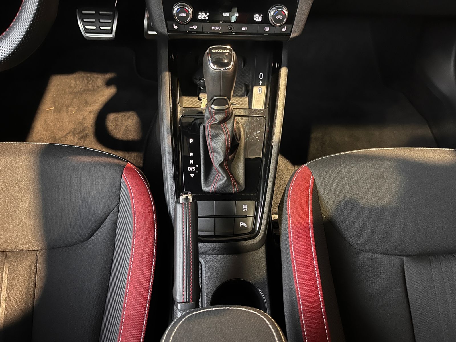 Fahrzeugabbildung SKODA Kamiq Monte Carlo LED NAVI ALU