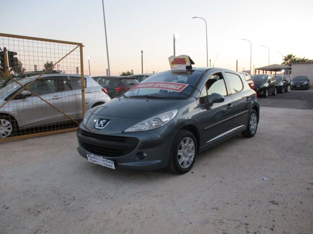 Peugeot 207 1.4 HDi 70CV 5p OK NEOP.