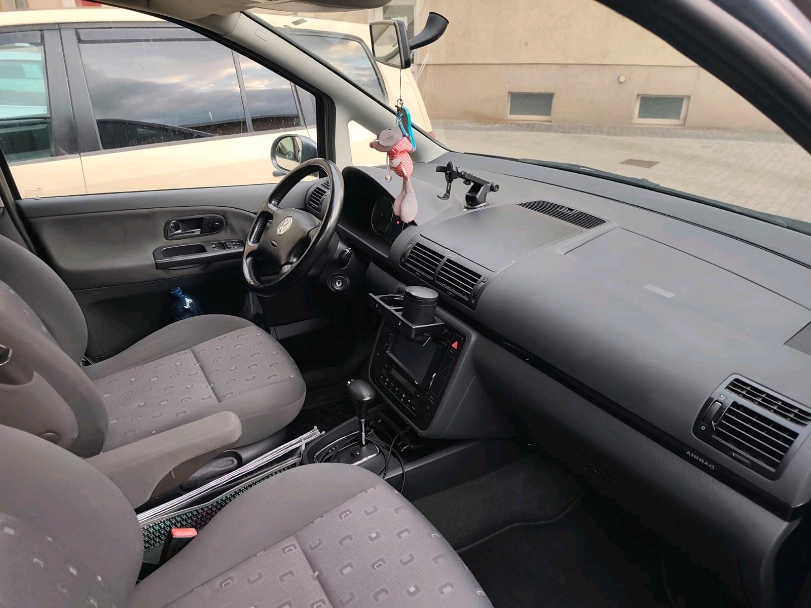 Volkswagen Sharan 2010 — engine 116 HP (85kW)