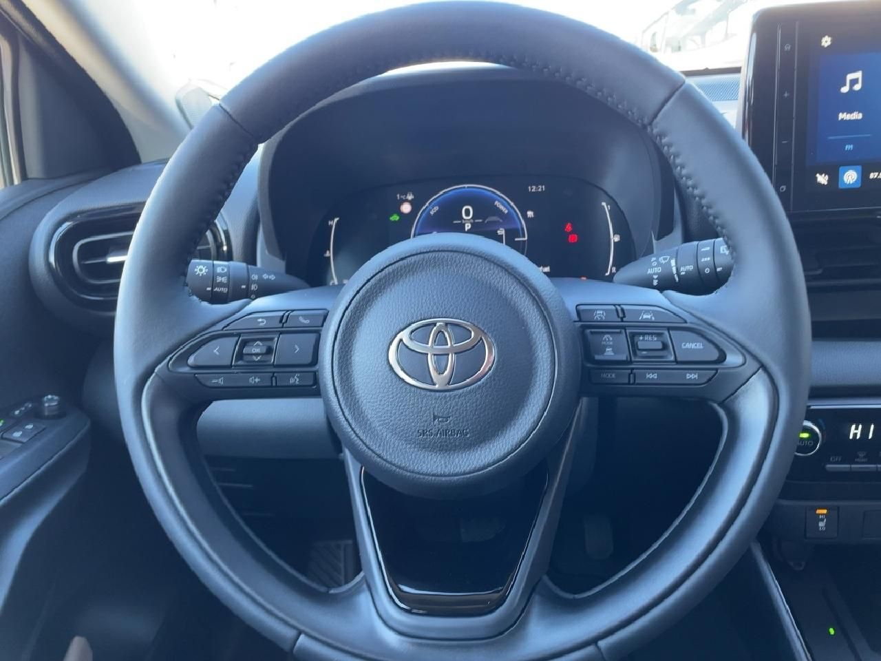 Fahrzeugabbildung Toyota Yaris Hybrid 116PS Team D + Safety + Comfort