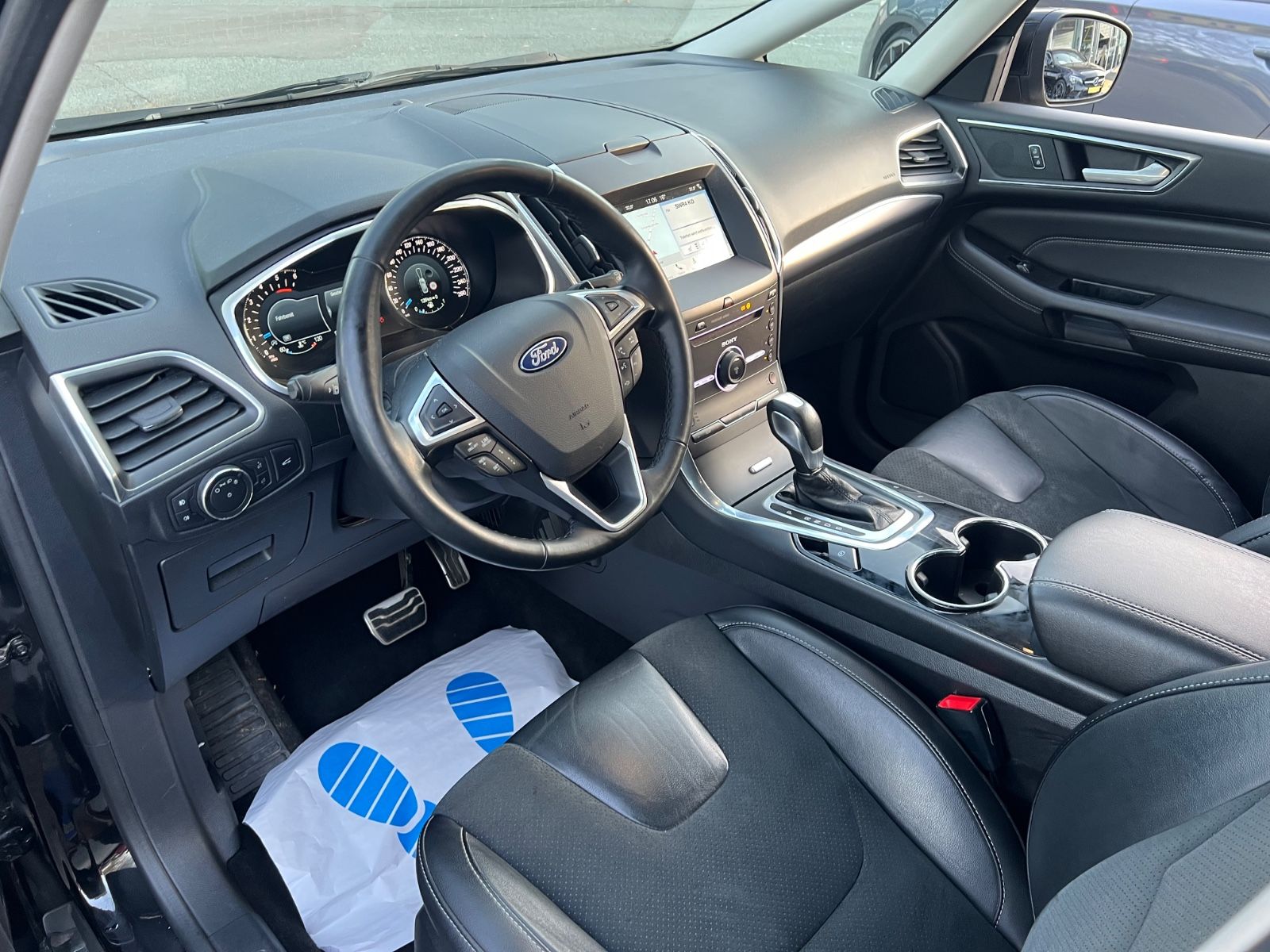 Fahrzeugabbildung Ford S-MAX Titanium ST LINE *KAMERA*MEMORY*LED*