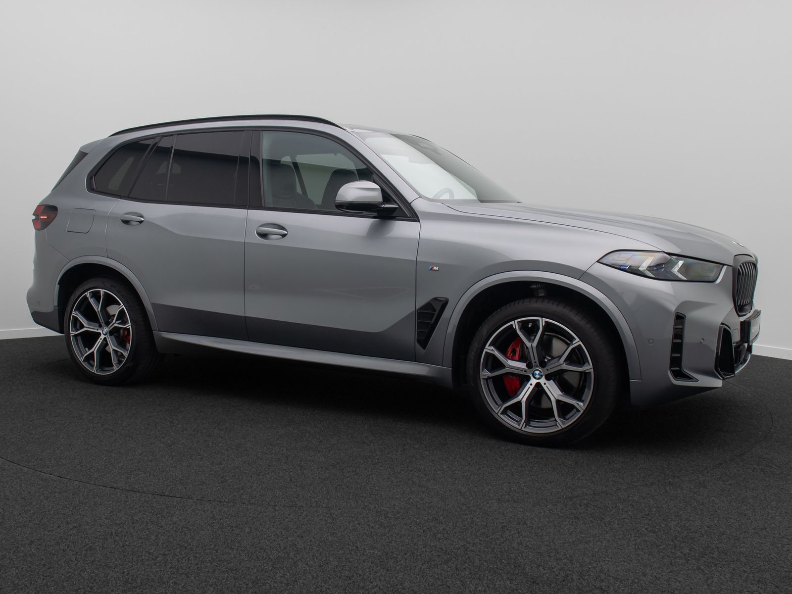 Fahrzeugabbildung BMW X5 xD40d M Sport HUD 360&deg; SoftClose DAB AHK 21"