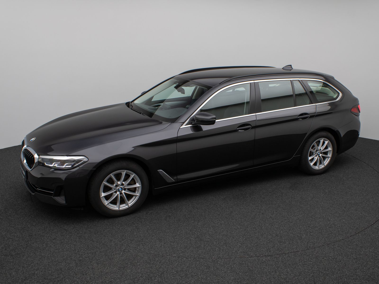 Fahrzeugabbildung BMW 520d Kamera DAB CockPitPro Alarm Sport Leder LED