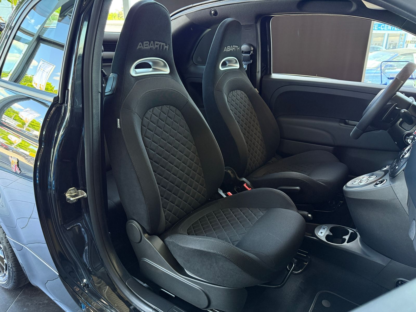 Fahrzeugabbildung Abarth 695C KLIMA NAVI ALU