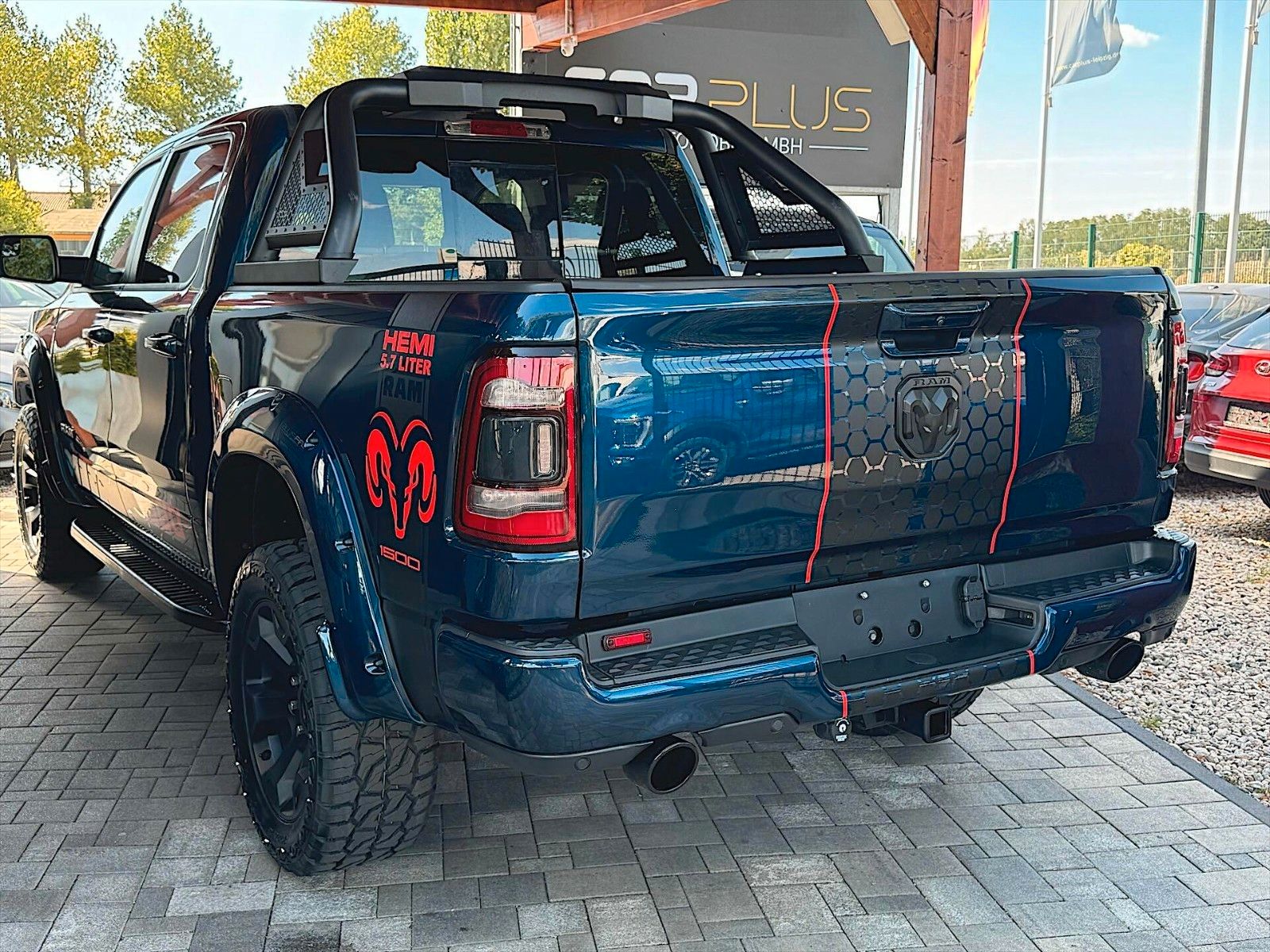 Fahrzeugabbildung Dodge RAM 5.7 V8 HEMI Night-Edition Offroad 4x4  LPG