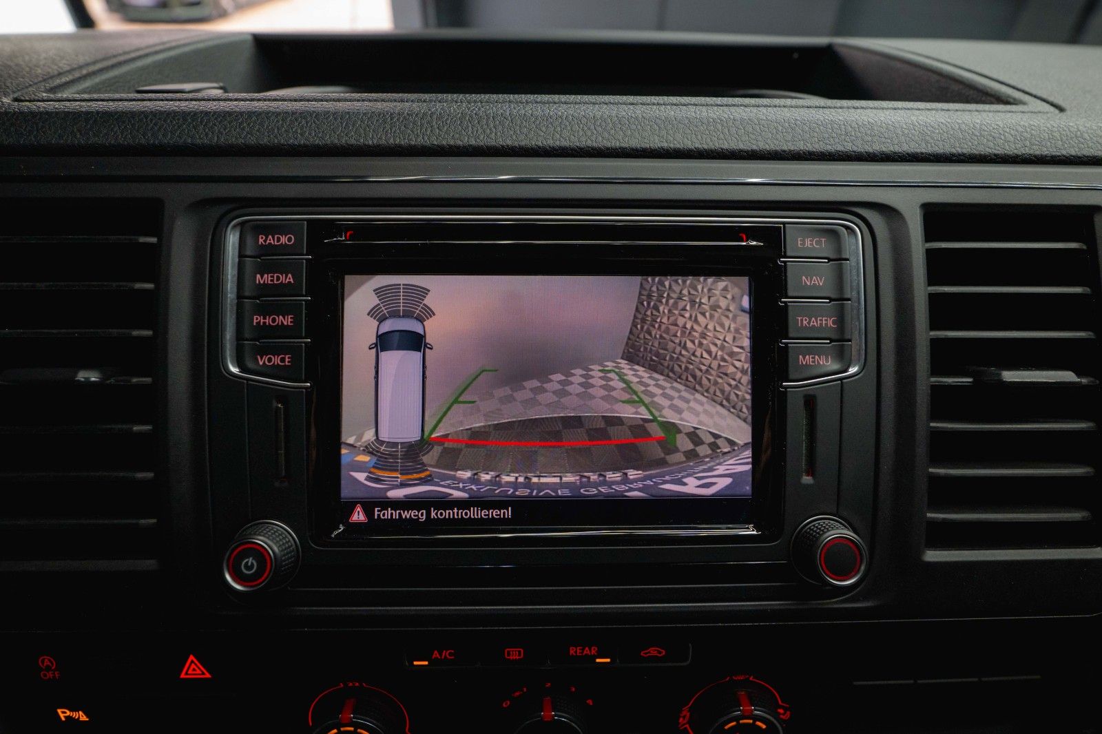 Fahrzeugabbildung Volkswagen T6 Multivan 2.0 TSI Behindertenumbau *LED*ACC*