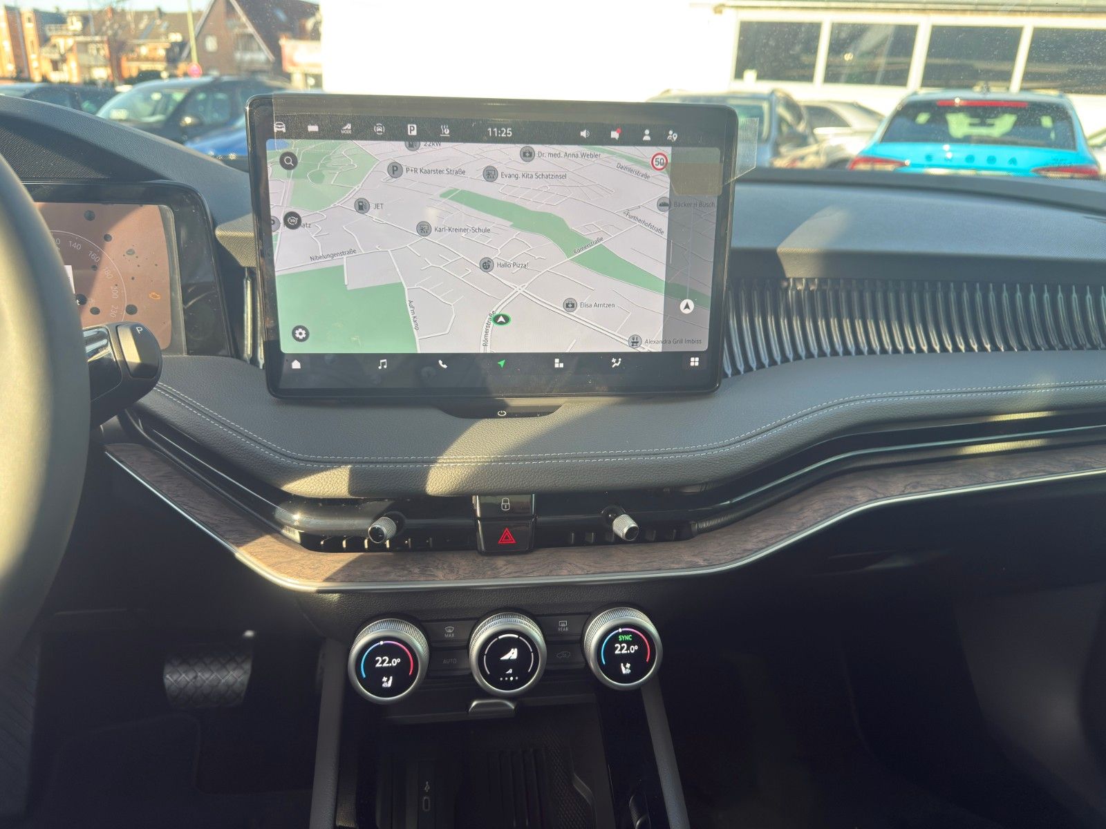 Fahrzeugabbildung SKODA Superb Combi 1.5 TSI iV 150 kW L&K