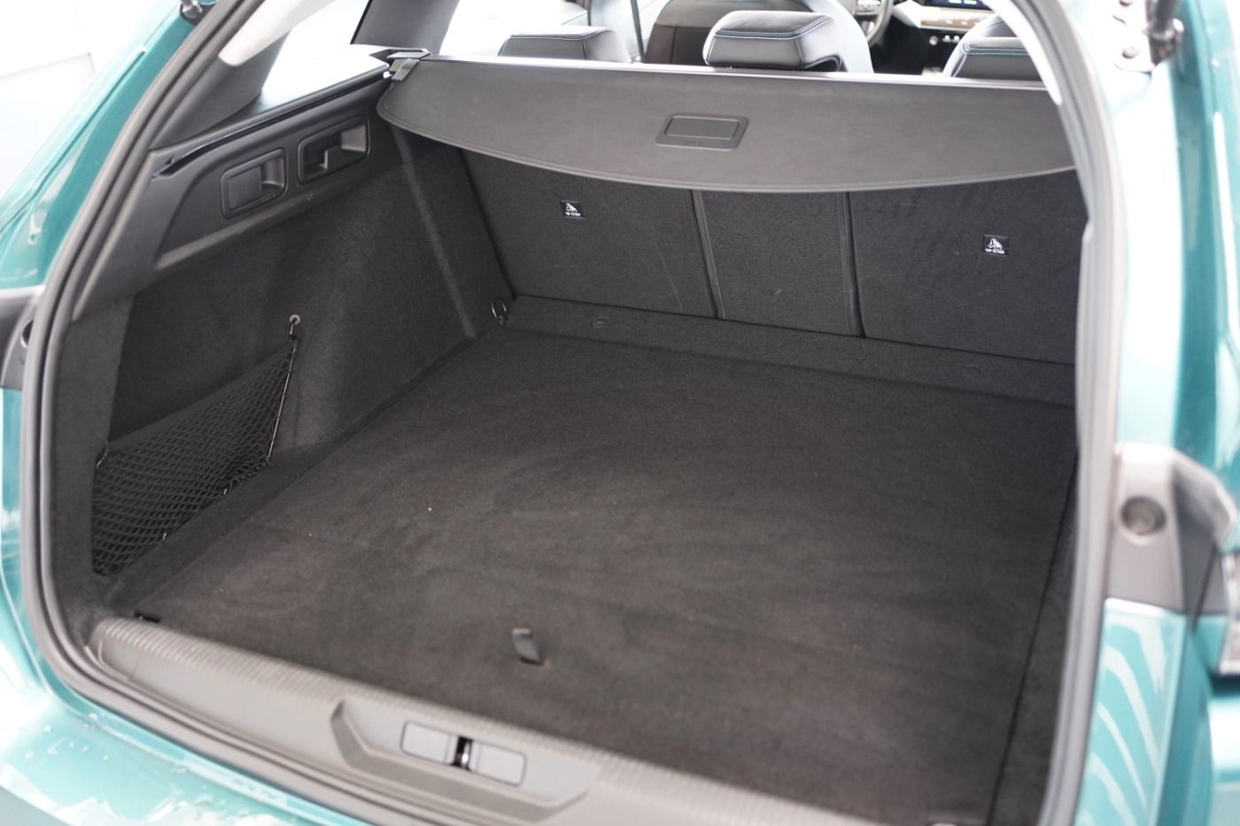 Fahrzeugabbildung Peugeot 308 SW Plug In Hybrid 180 Allure Automatik Navi