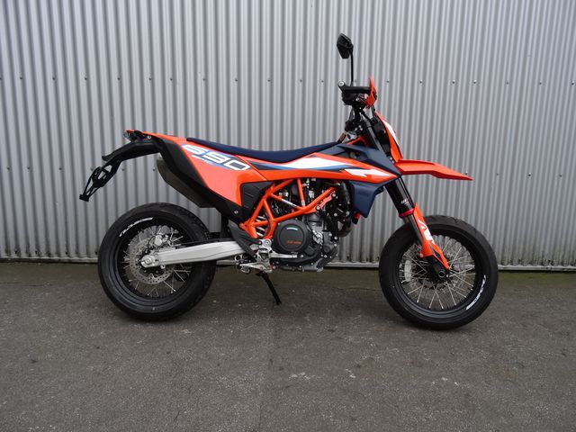 KTM 690 SMC-R ABS 2023 erste Hand, 0 Km