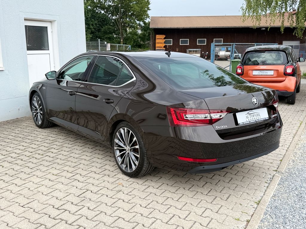 SKODA Superb – Bild 7 von 25