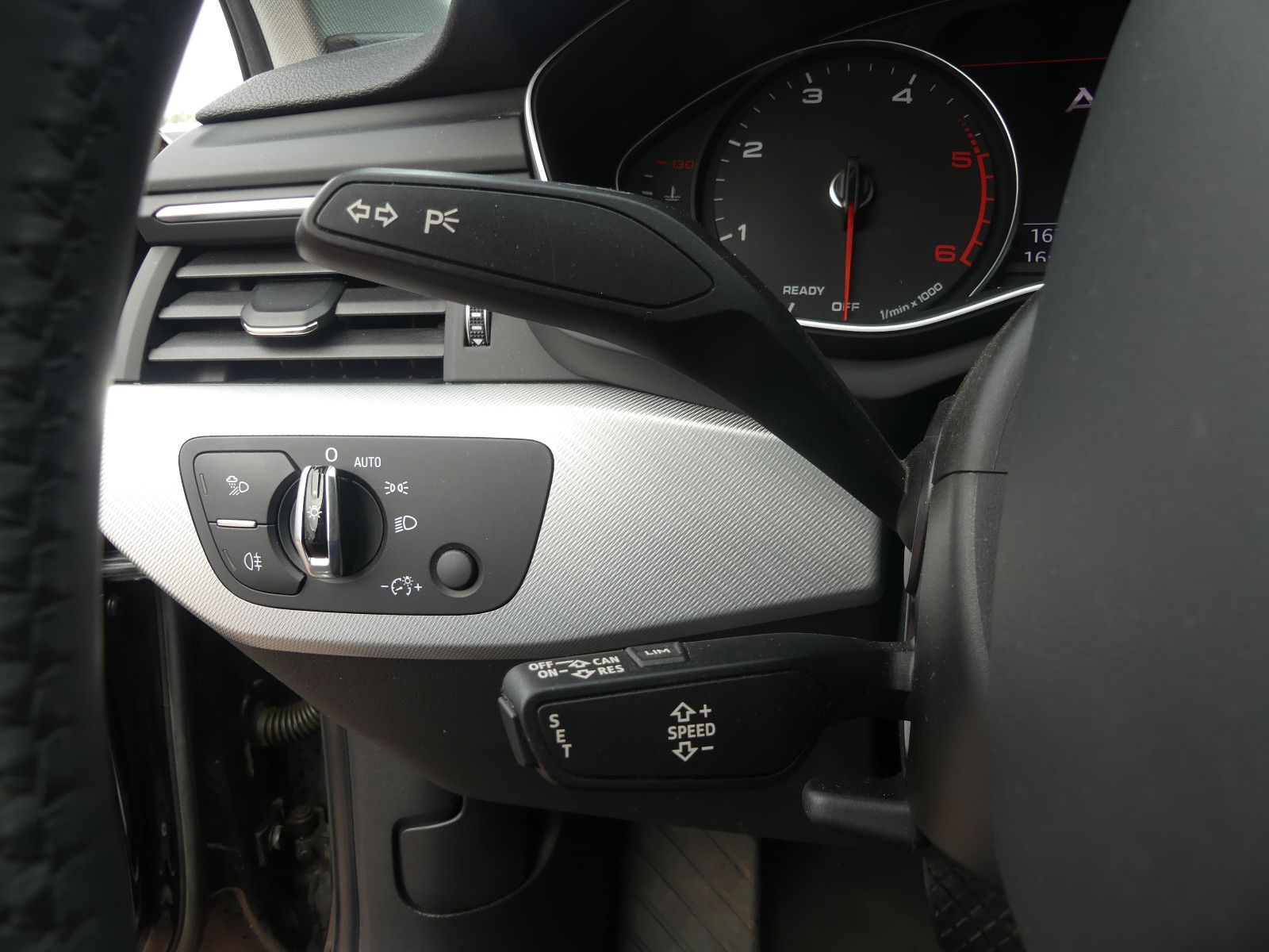 Fahrzeugabbildung Audi A4 Avant quattro design Matrix*Navi