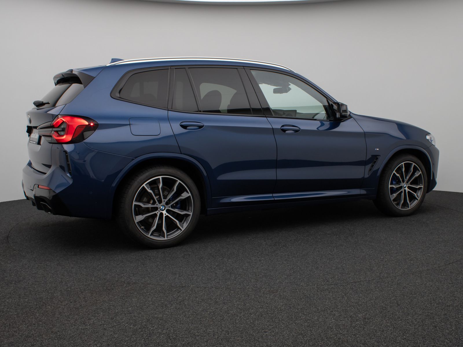 Fahrzeugabbildung BMW X3 M40d Kamera Laser HUD DAB H/K AHK Komfort 20"