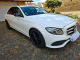 Mercedes-Benz E 220 d Autom. - - Mercedes-Benz E 220 mit Diesel-Antrieb: Weiß, Limousine