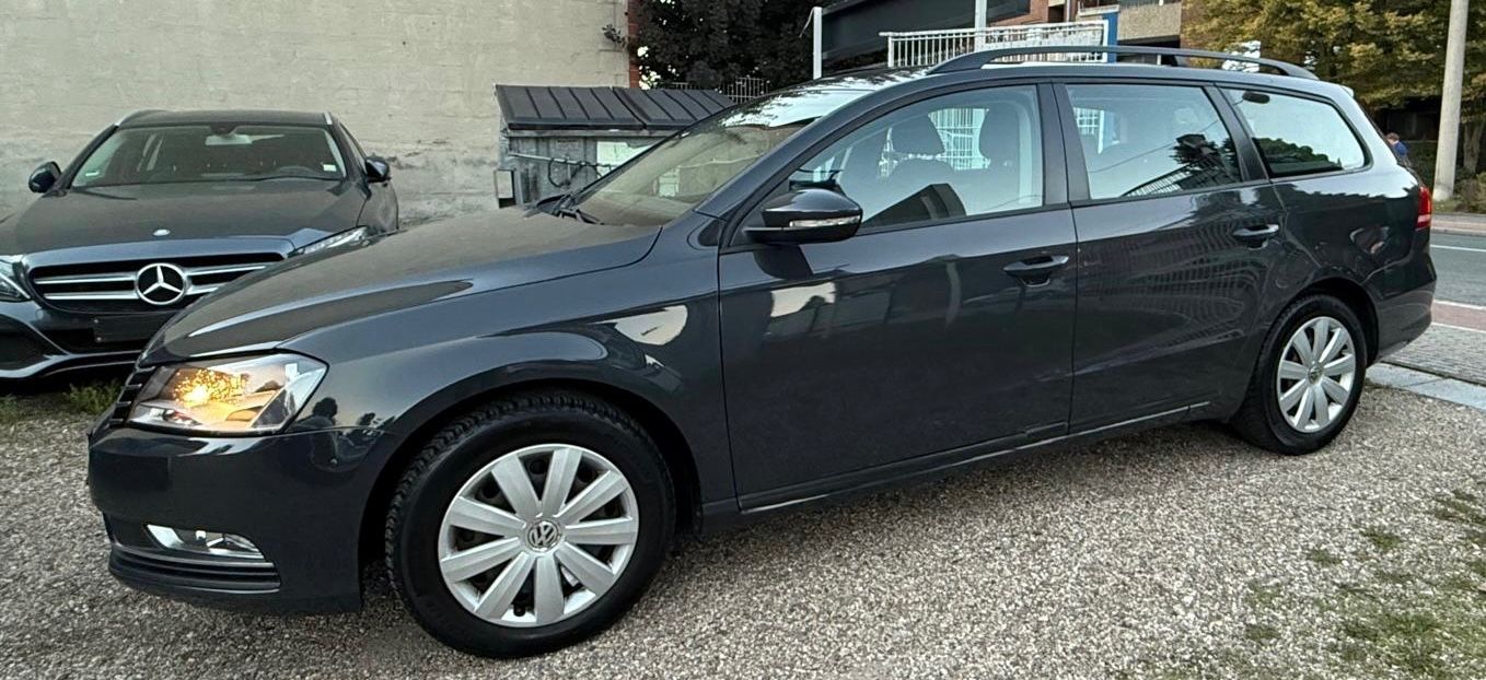 Volkswagen Passat Variant 2014, 1.4 benzīns, Manuāls, Universāls, Pelēks — Latvijā