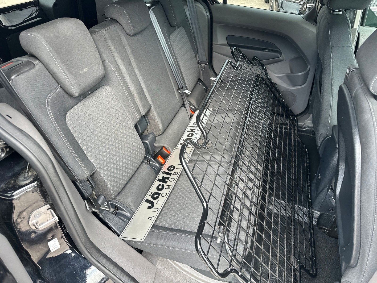 Fahrzeugabbildung Ford Transit Connect Kombi Trend, Rückfahrkamera