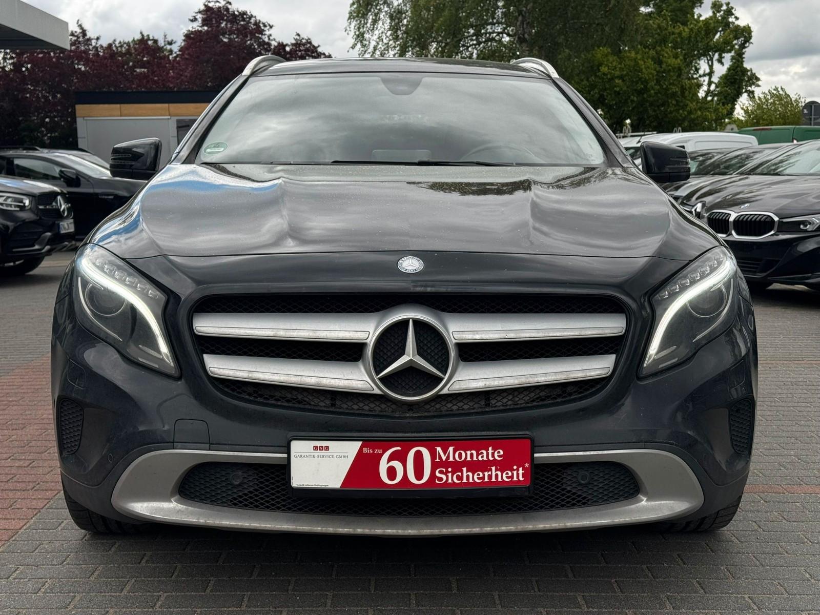 Mercedes-Benz GLA 200 Urban 156PS 7G-DCT*BI-XENON*NAVI*T.LEDER
