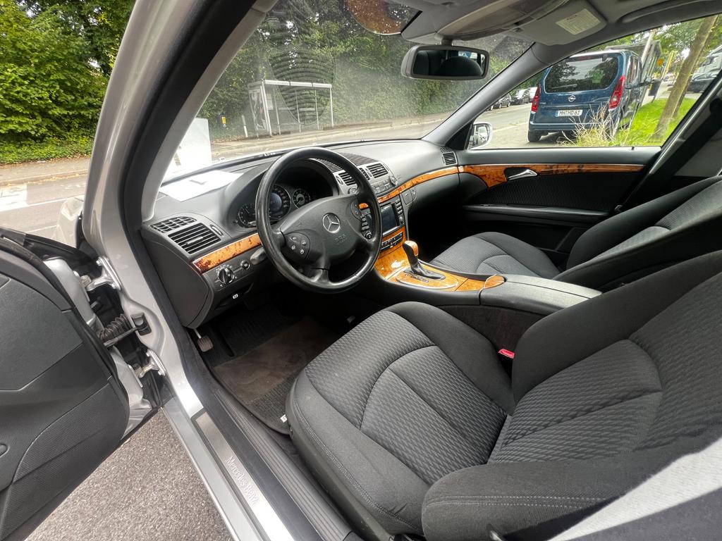 Mercedes-Benz E 240