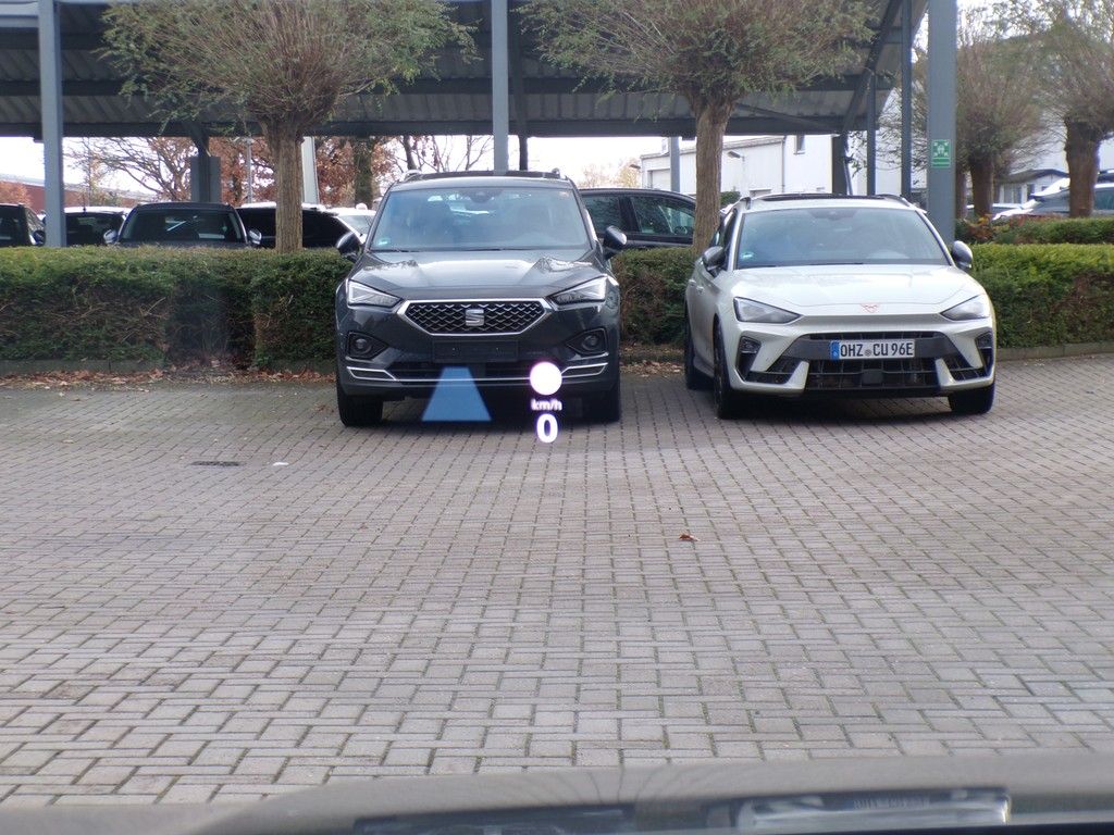 Fahrzeugabbildung Volkswagen Golf VIII 1.5 eTSI DSG Active *AHK*Matrix*NAVI*A