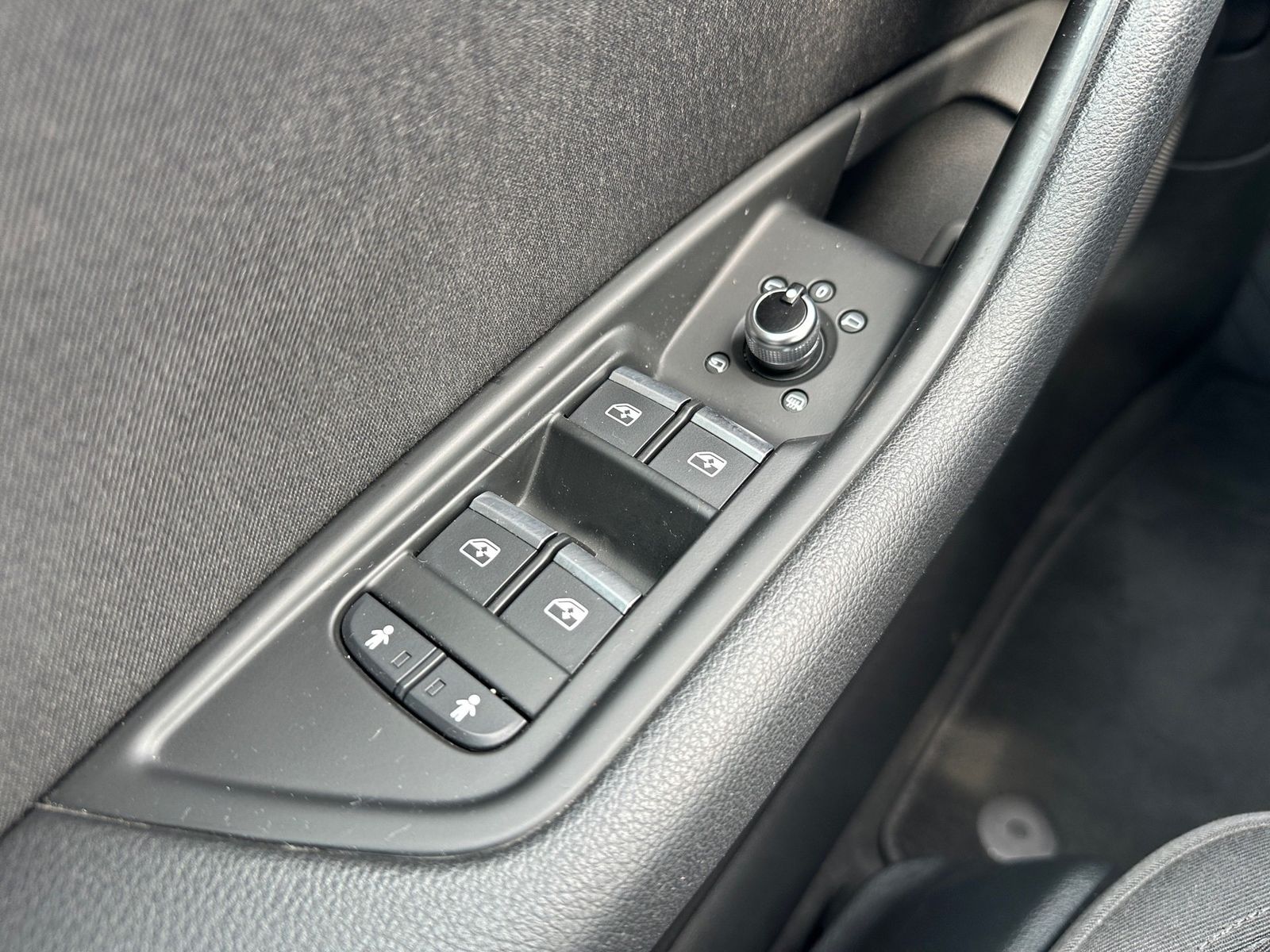 Fahrzeugabbildung Audi A4 Avant 1.4 TFSI design AHK,Navi,SHZ,Klimaaut.